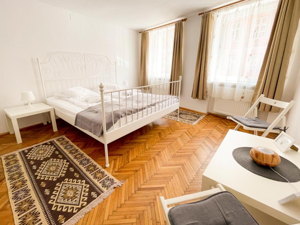 White Moon Apartment 布拉索夫 外观 照片