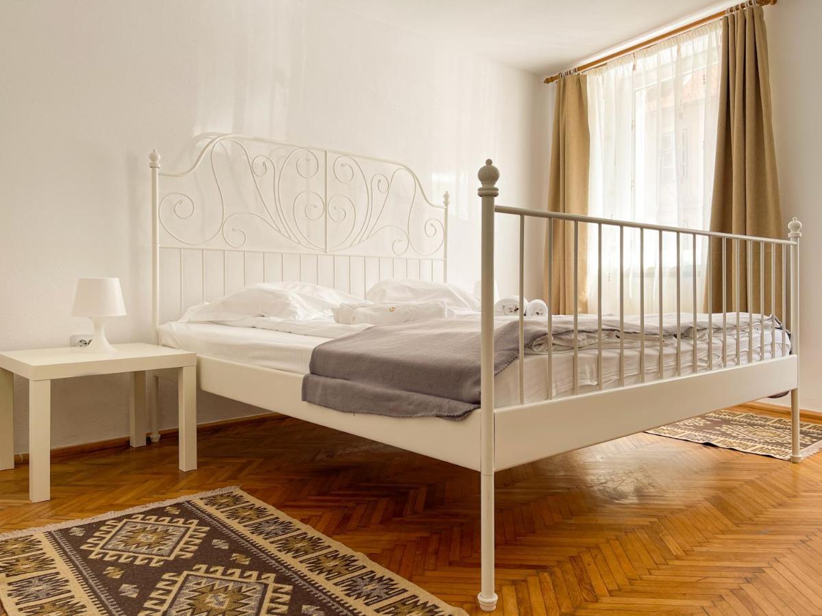 White Moon Apartment 布拉索夫 外观 照片